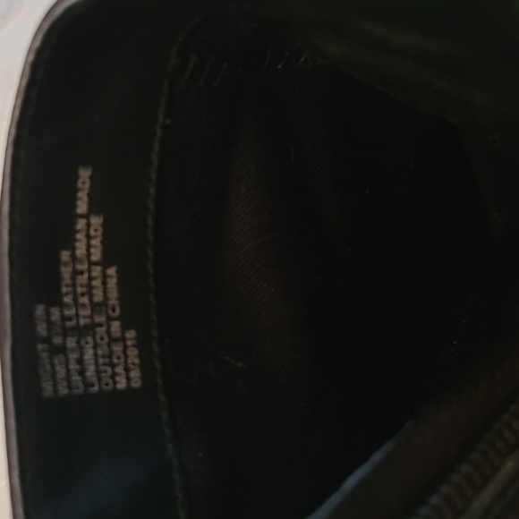 Kenneth Cole Reaction bootie. - Picture 5 of 8